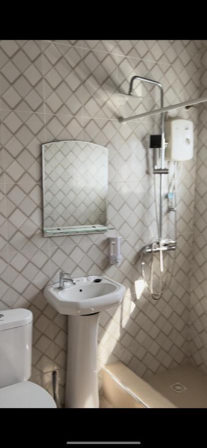 Queen'S Hill Lodge Gbawe Екстериор снимка