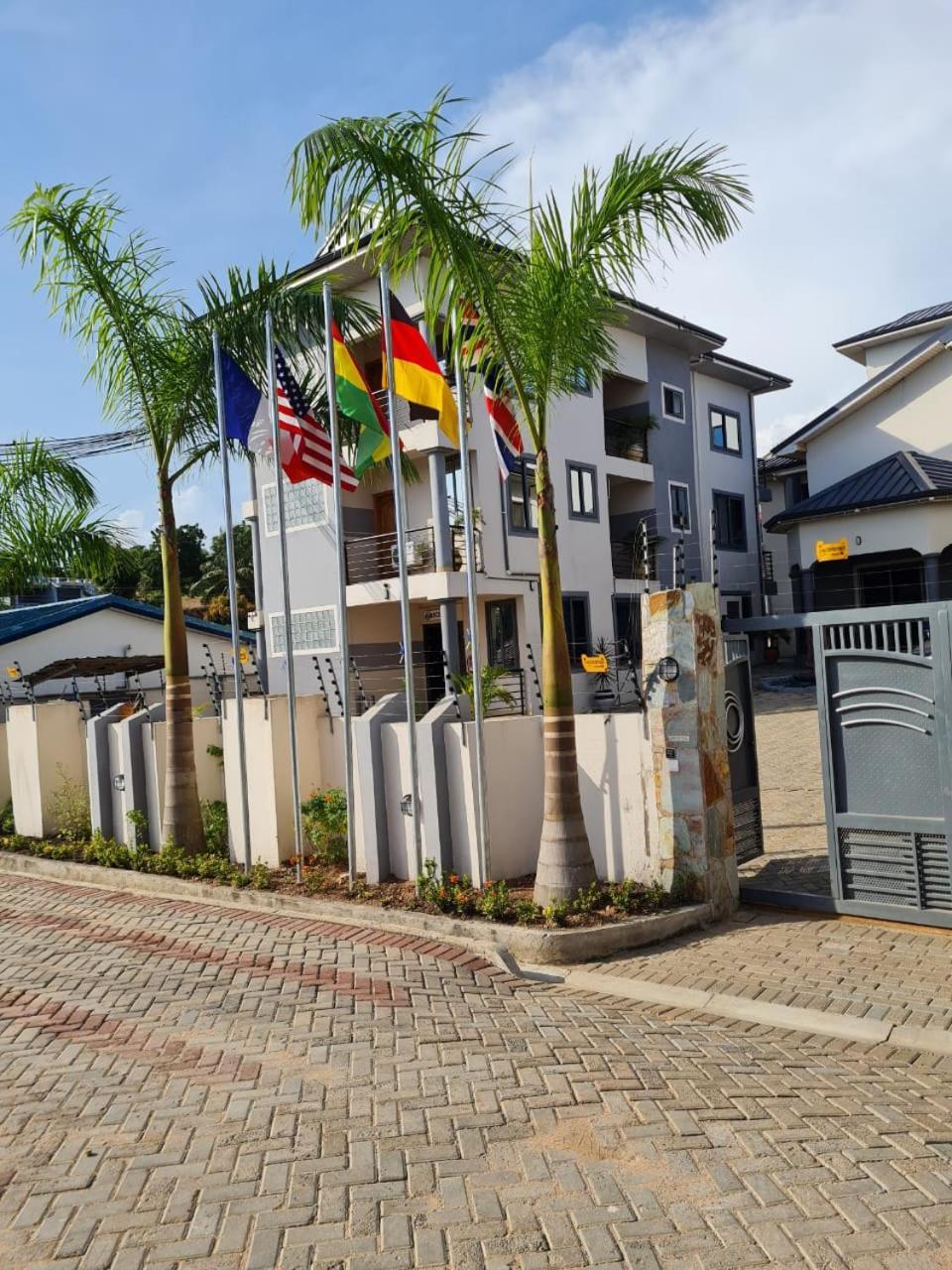 Queen'S Hill Lodge Gbawe Екстериор снимка